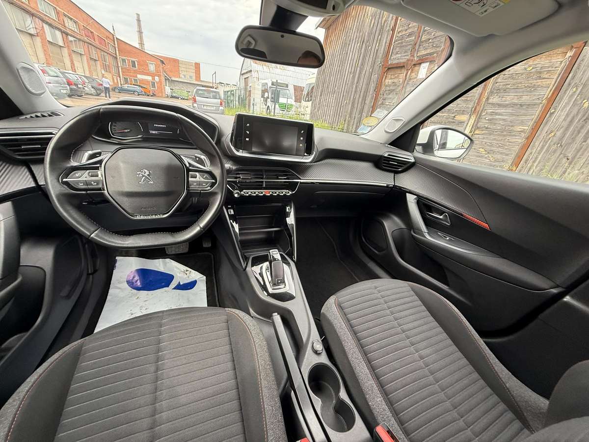 Peugeot 2008 - 12