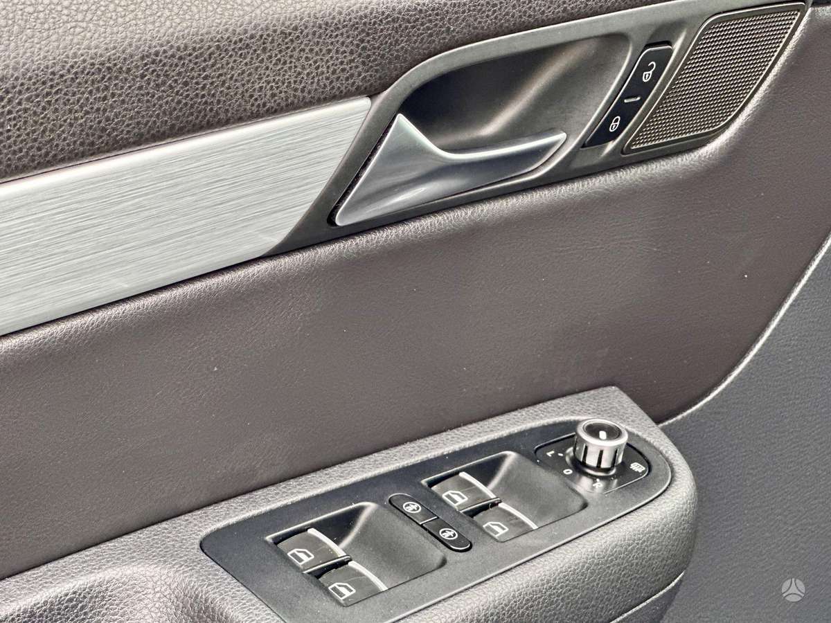 Volkswagen Sharan - 11