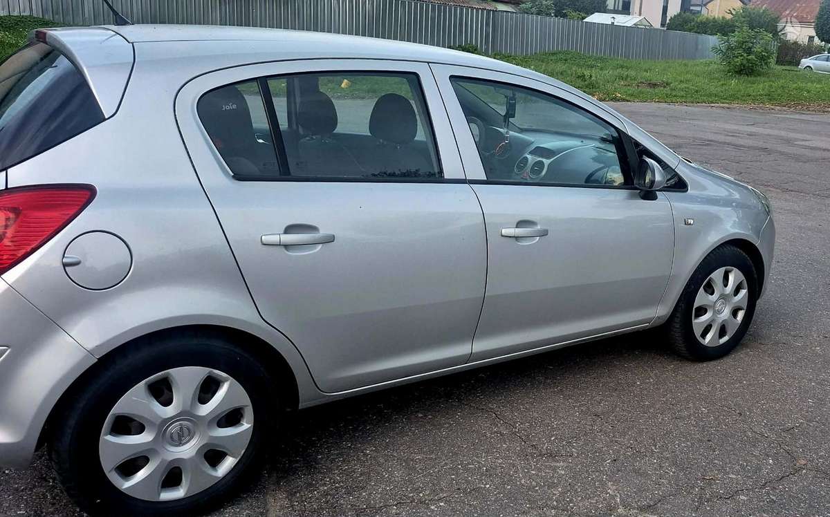 Opel Corsa, 1.3 l., Хэтчбек