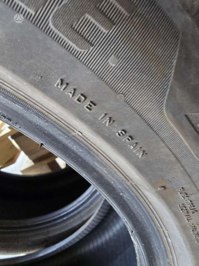 Bridgestone, всесезонные 225/50 R18