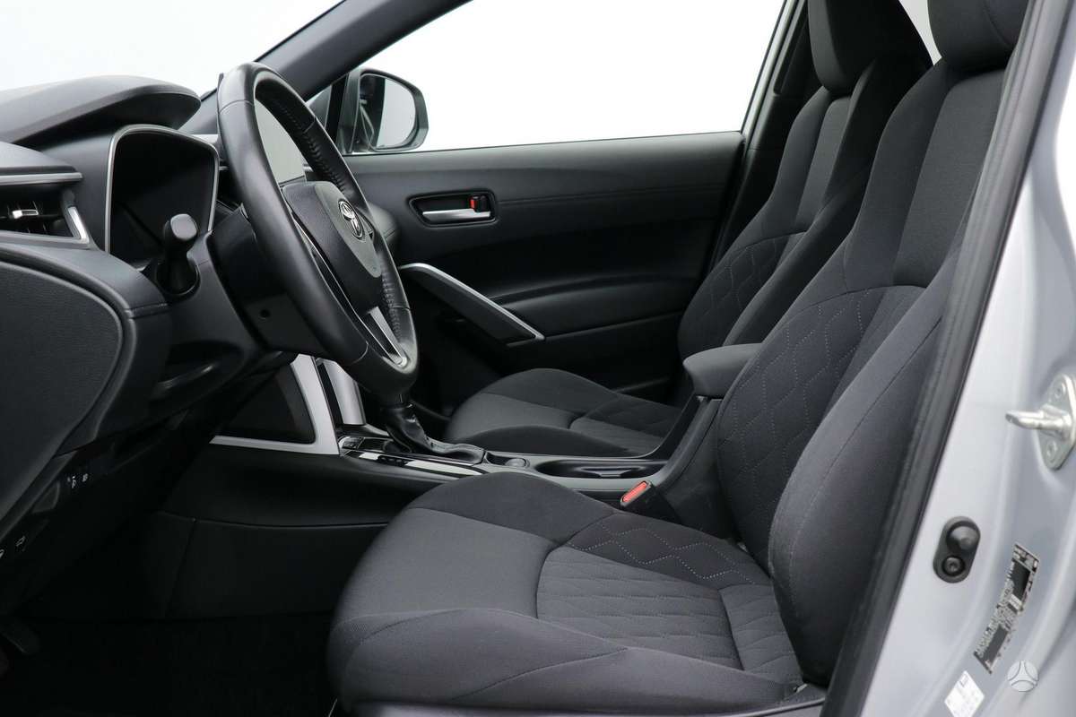 Toyota Corolla Cross - 11