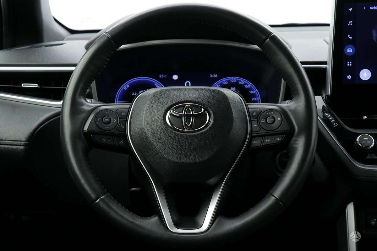 Toyota Corolla Cross - 12
