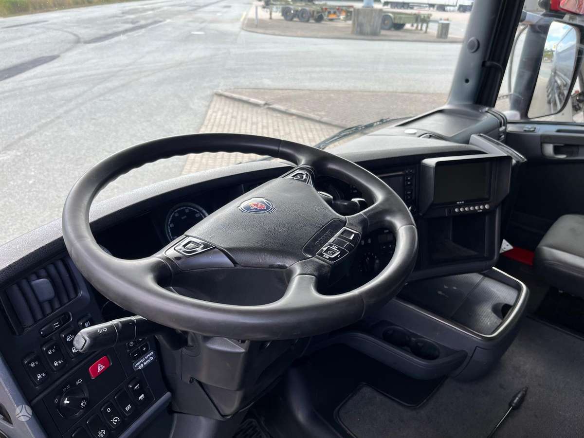 Scania R520 8X4 V8, dumpers / tippers