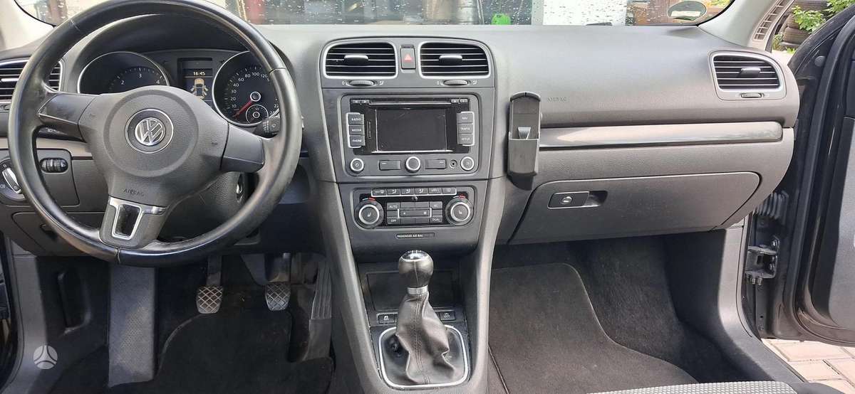 Volkswagen Golf - 8