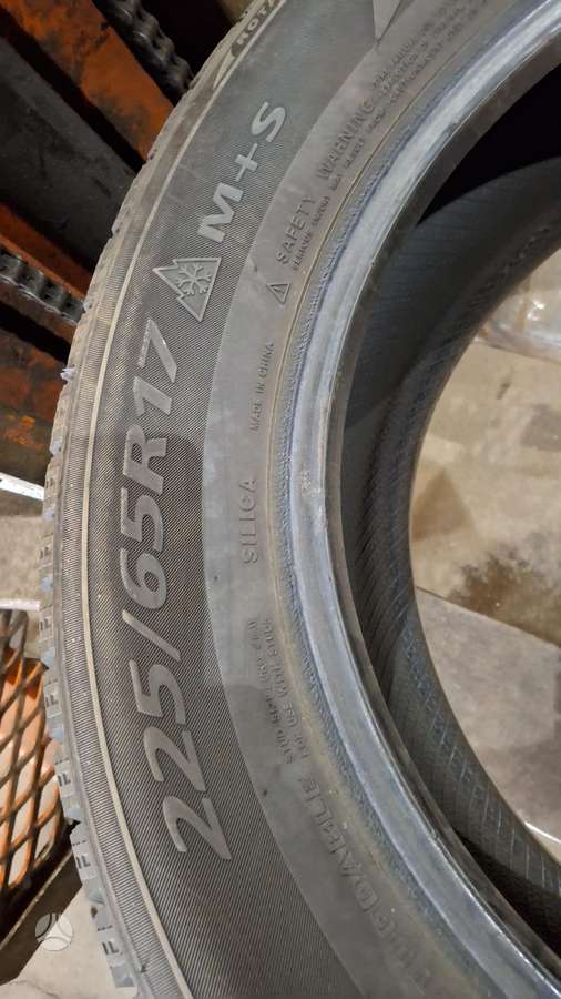 Landsail Is37, winter 225/65 R17
