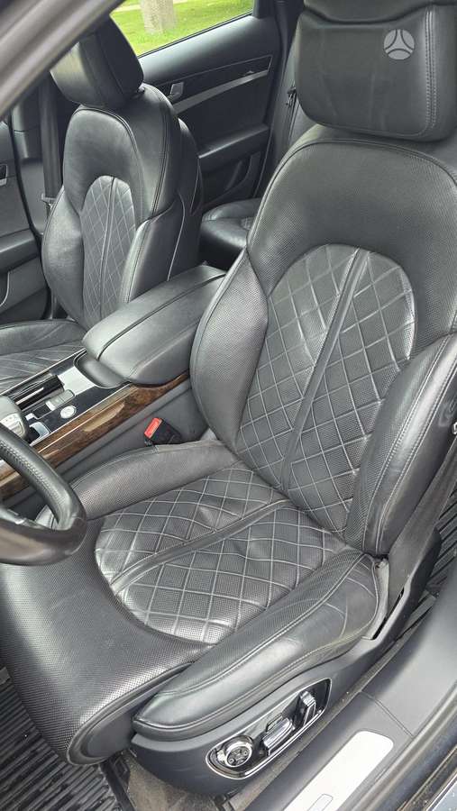 Audi A8, 3.0 l., Седан