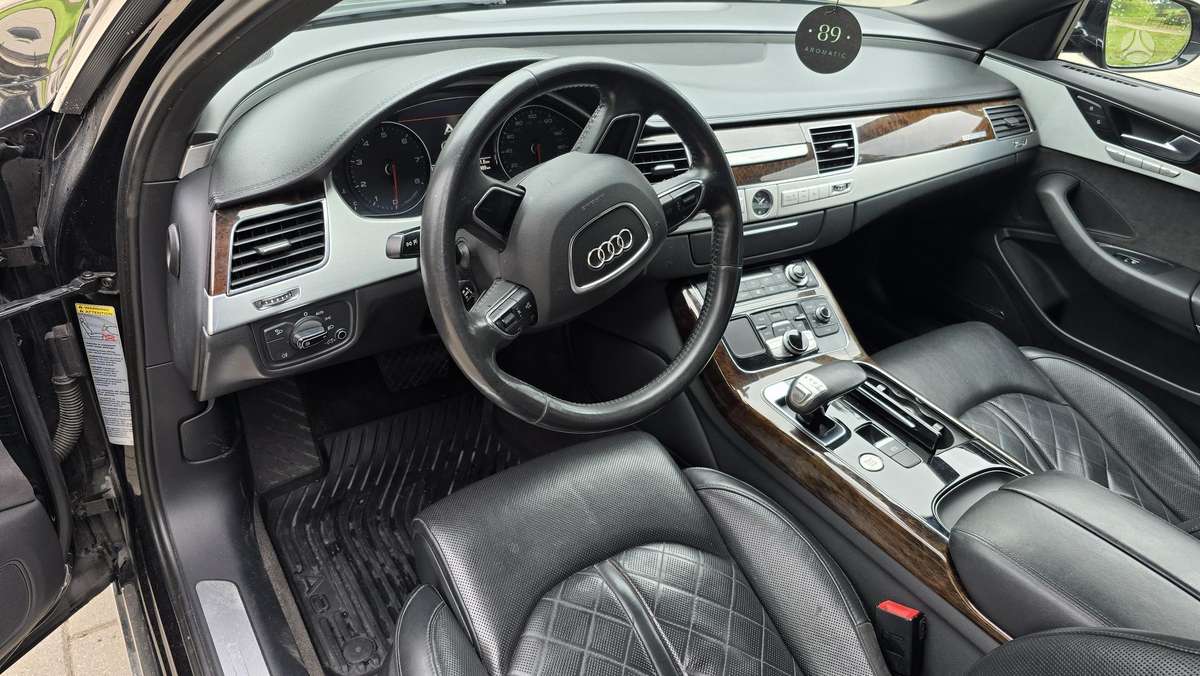 Audi A8, 3.0 l., Седан
