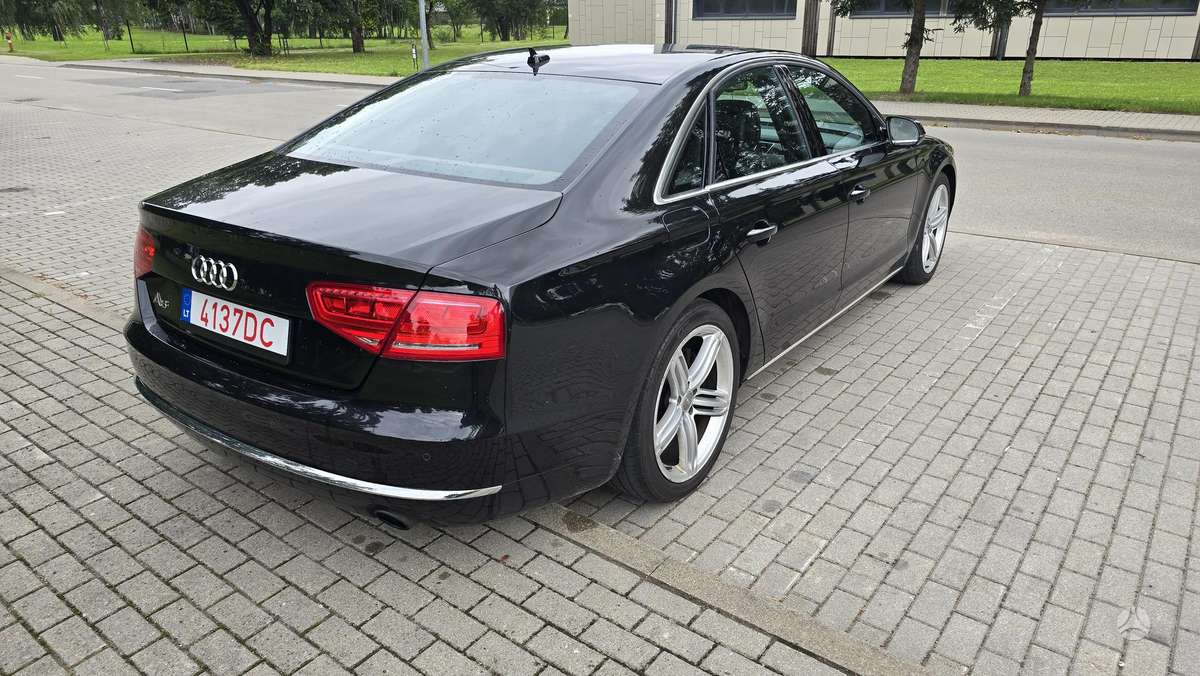 Audi A8, 3.0 l., Седан