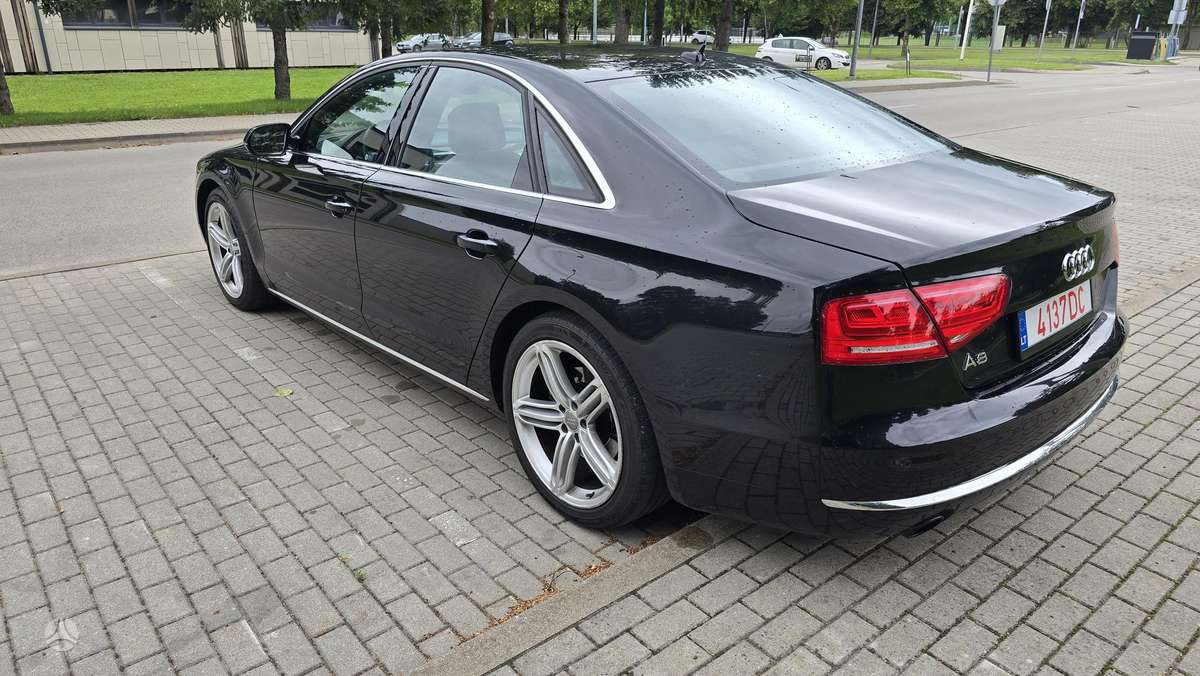 Audi A8, 3.0 l., Седан