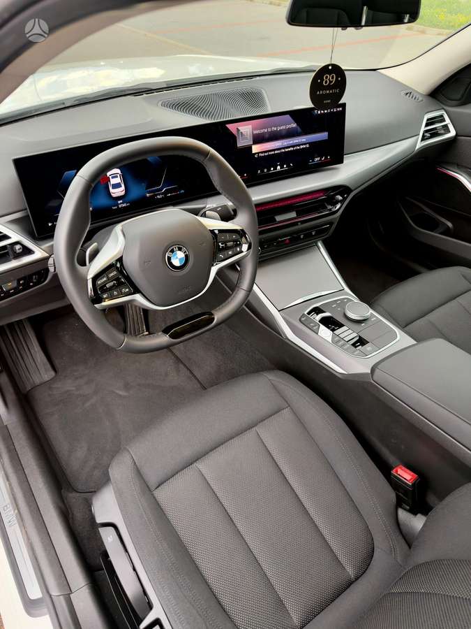BMW 318, 2.0 l., saloon / sedan