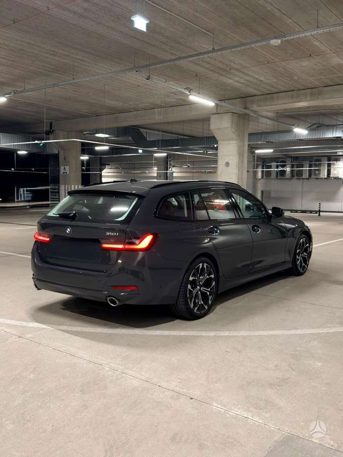 BMW 318, 2.0 l., saloon / sedan