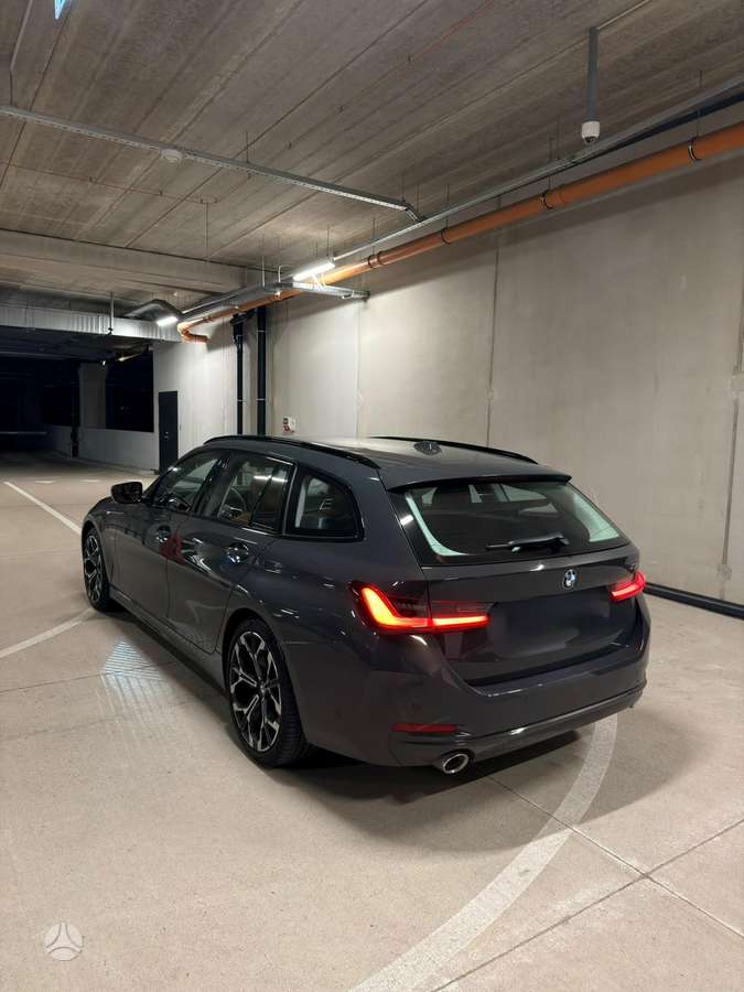 BMW 318, 2.0 l., saloon / sedan