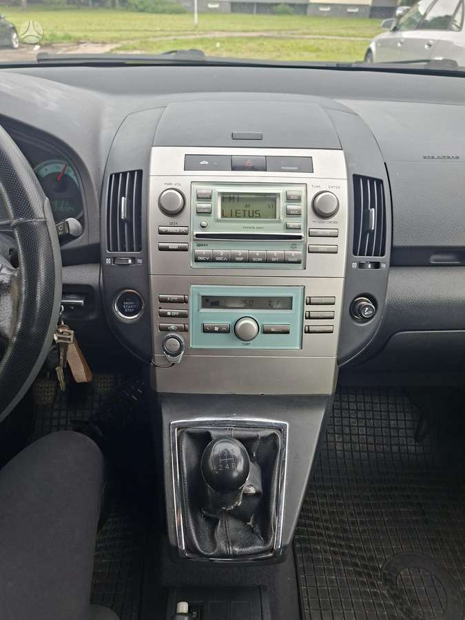 Toyota Corolla Verso - 1