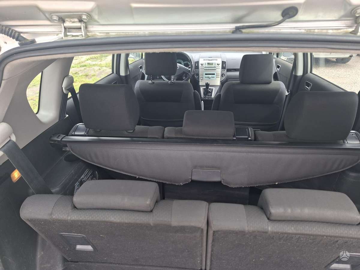 Toyota Corolla Verso - 6