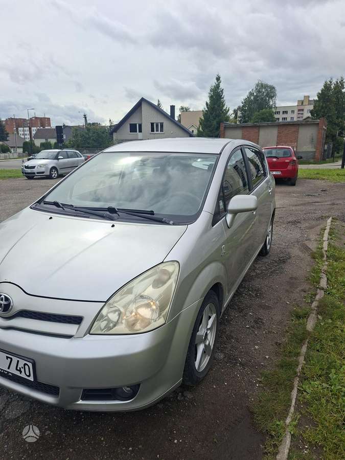 Toyota Corolla Verso - 8
