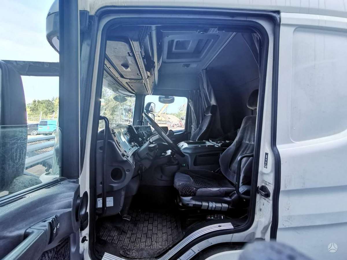 Scania 124L, sunkvežimiai