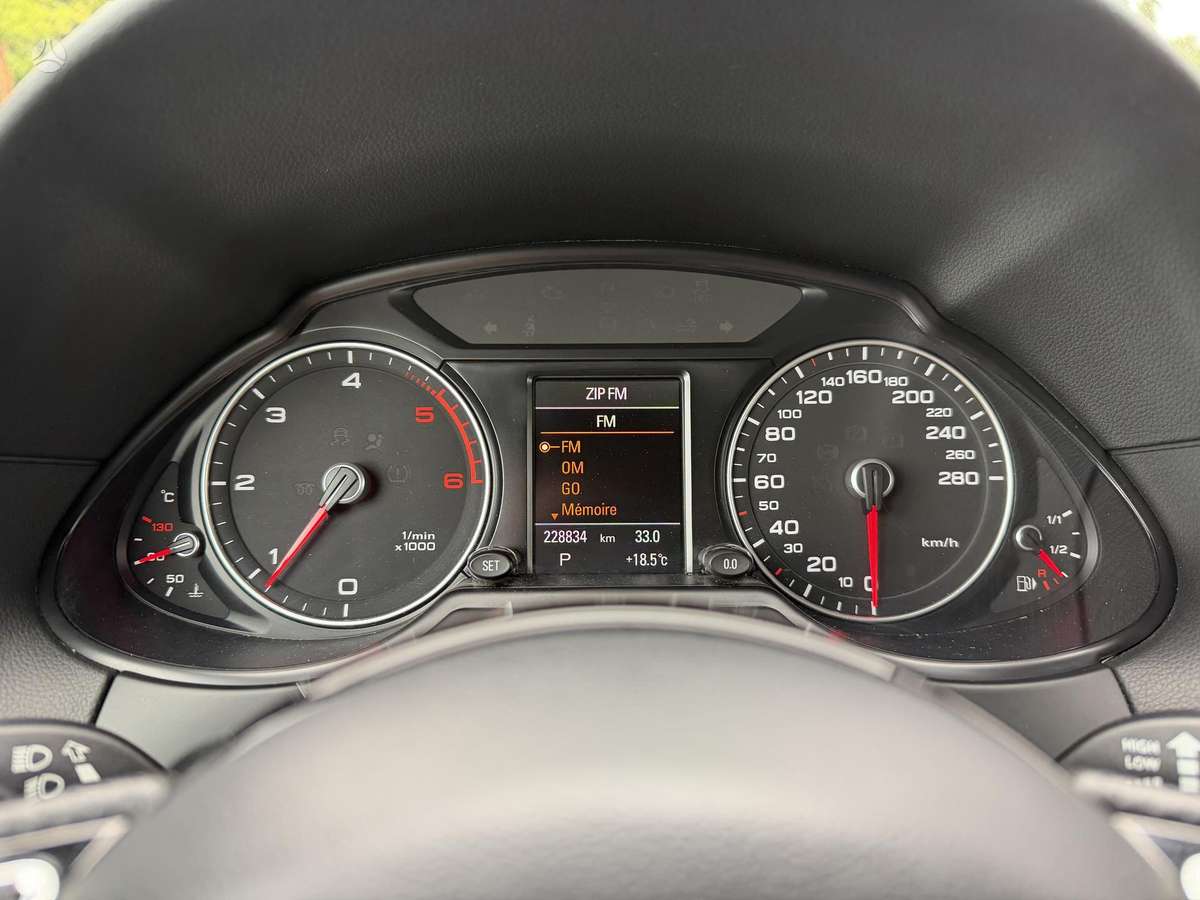 Audi Q5, 2.0 l., Внедорожник / Кроссовер