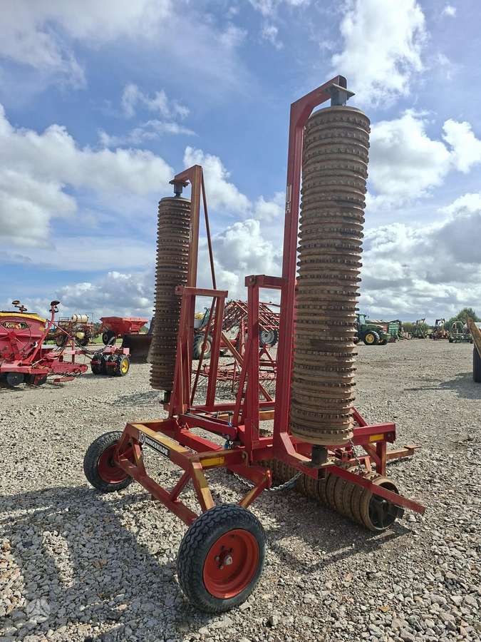 Kongskilde 600, žemės dirbimo / ruošimo technika