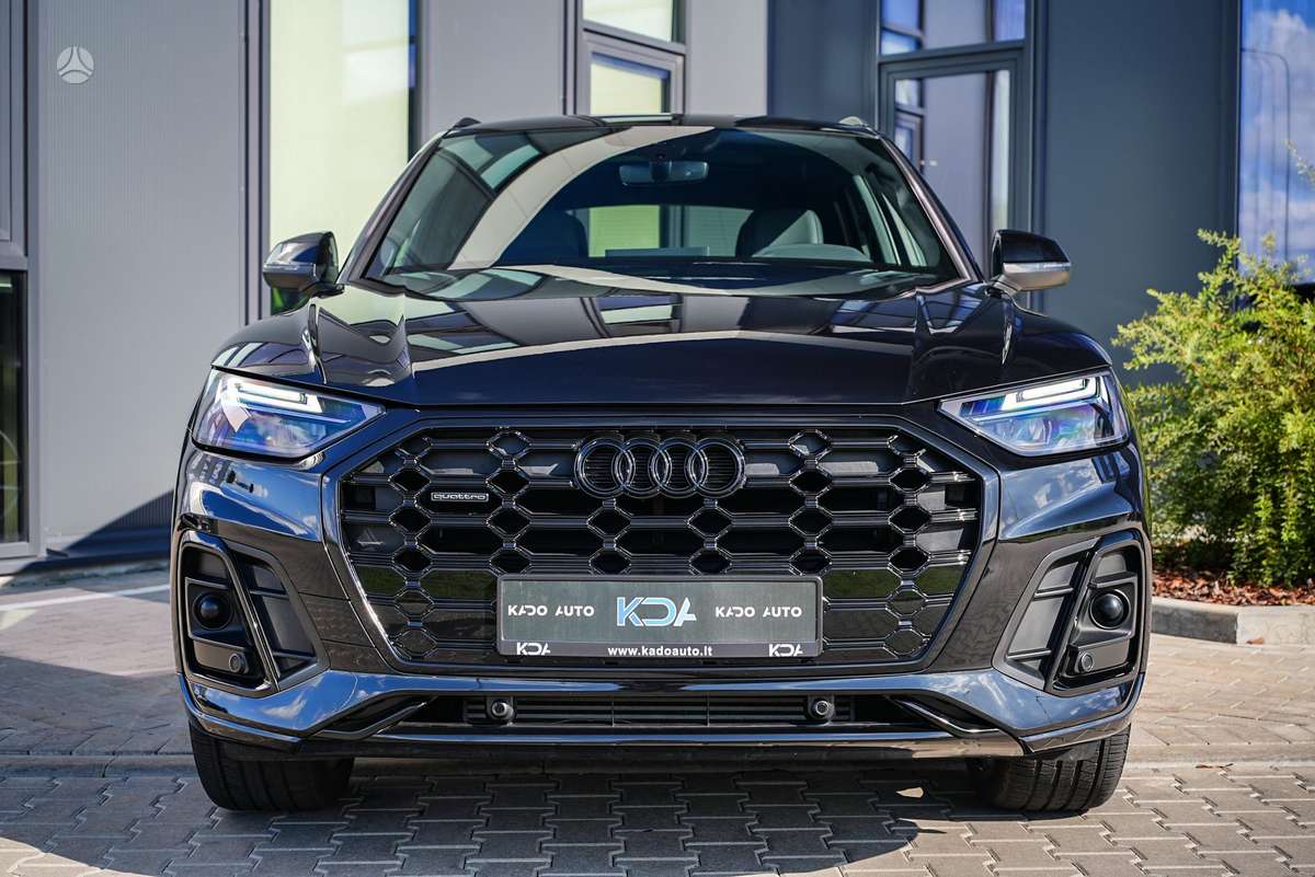 Audi Q5, 2.0 l., off-road / crossover