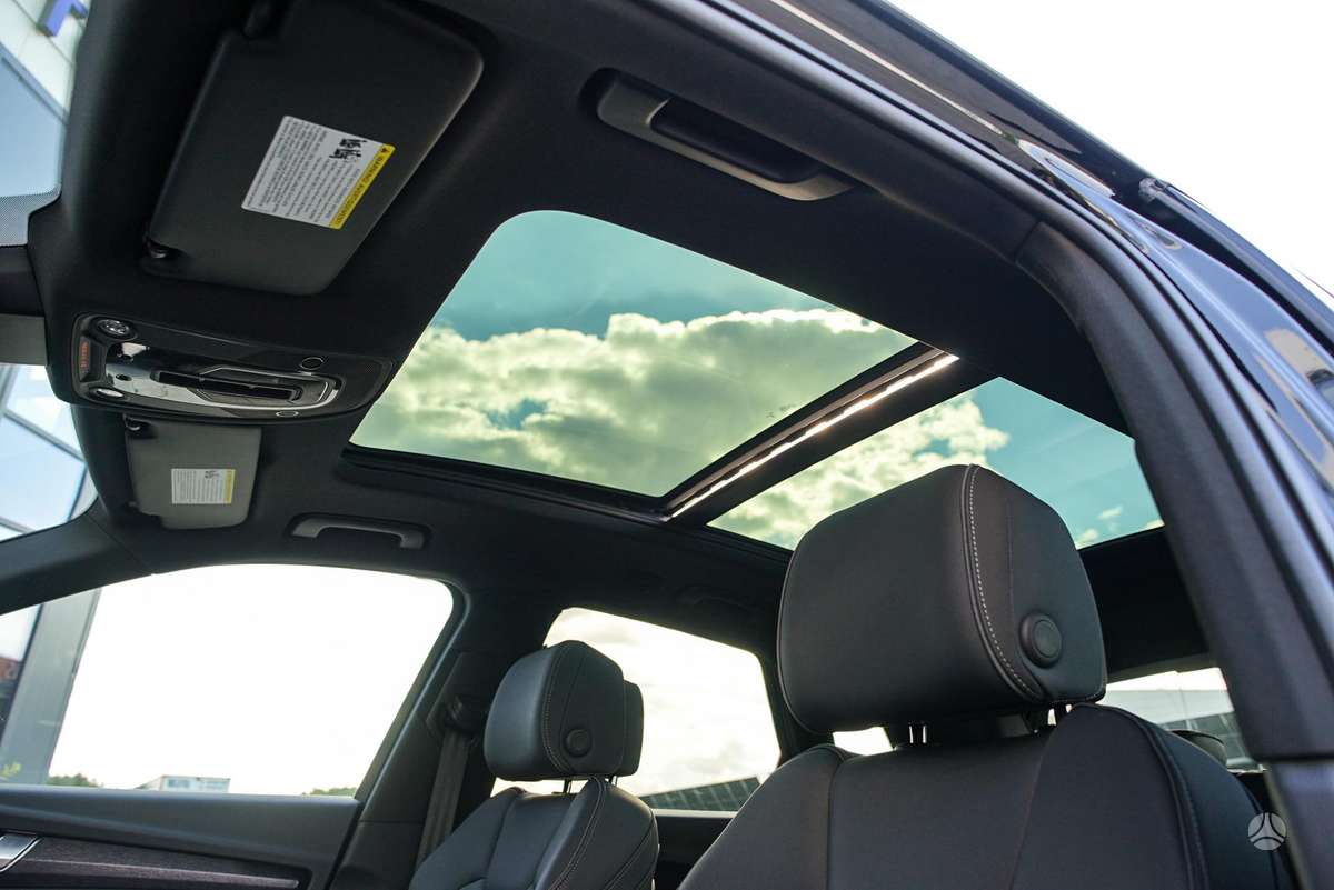 Audi Q5, 2.0 l., off-road / crossover