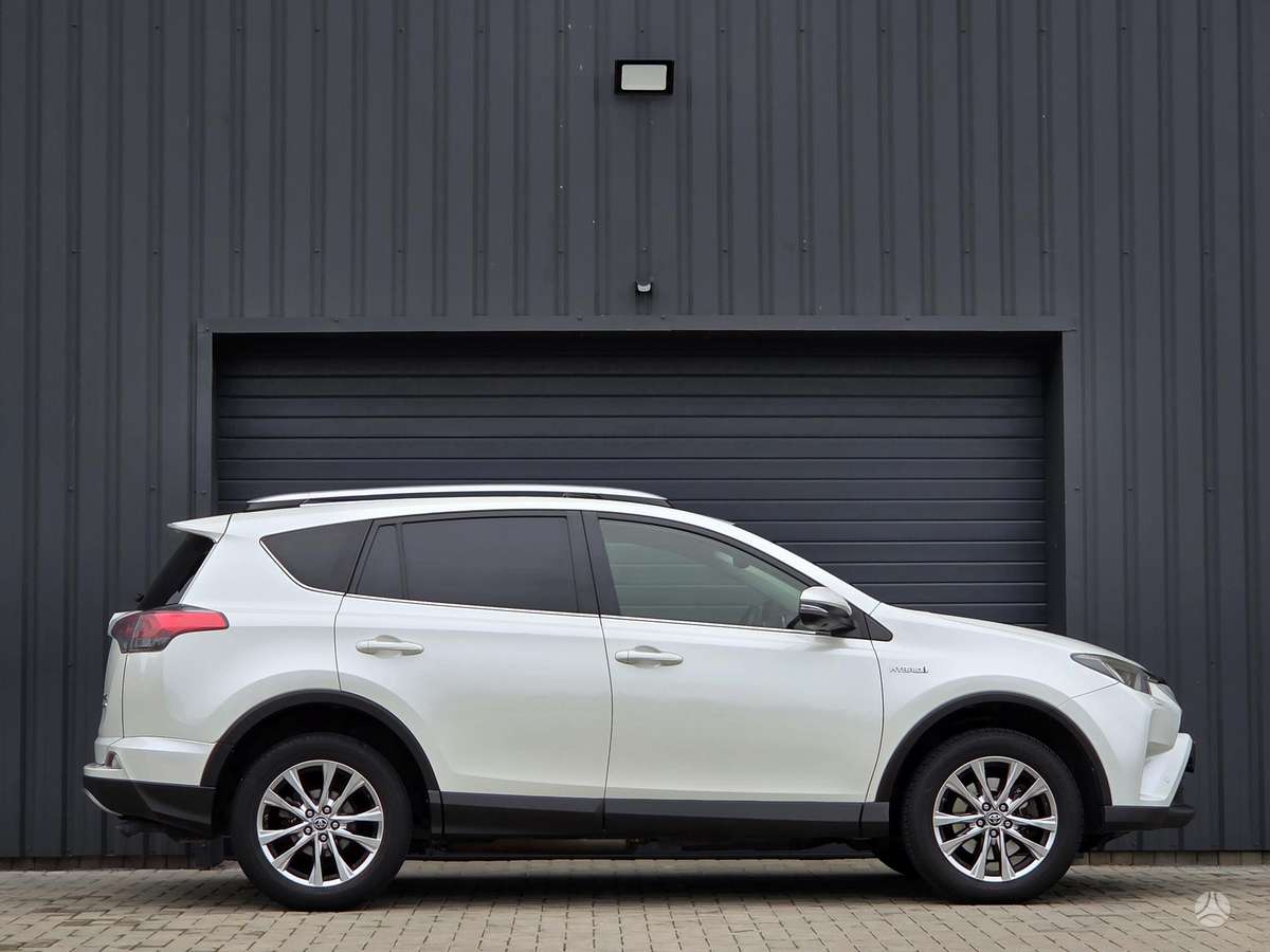 Toyota RAV4 - 8