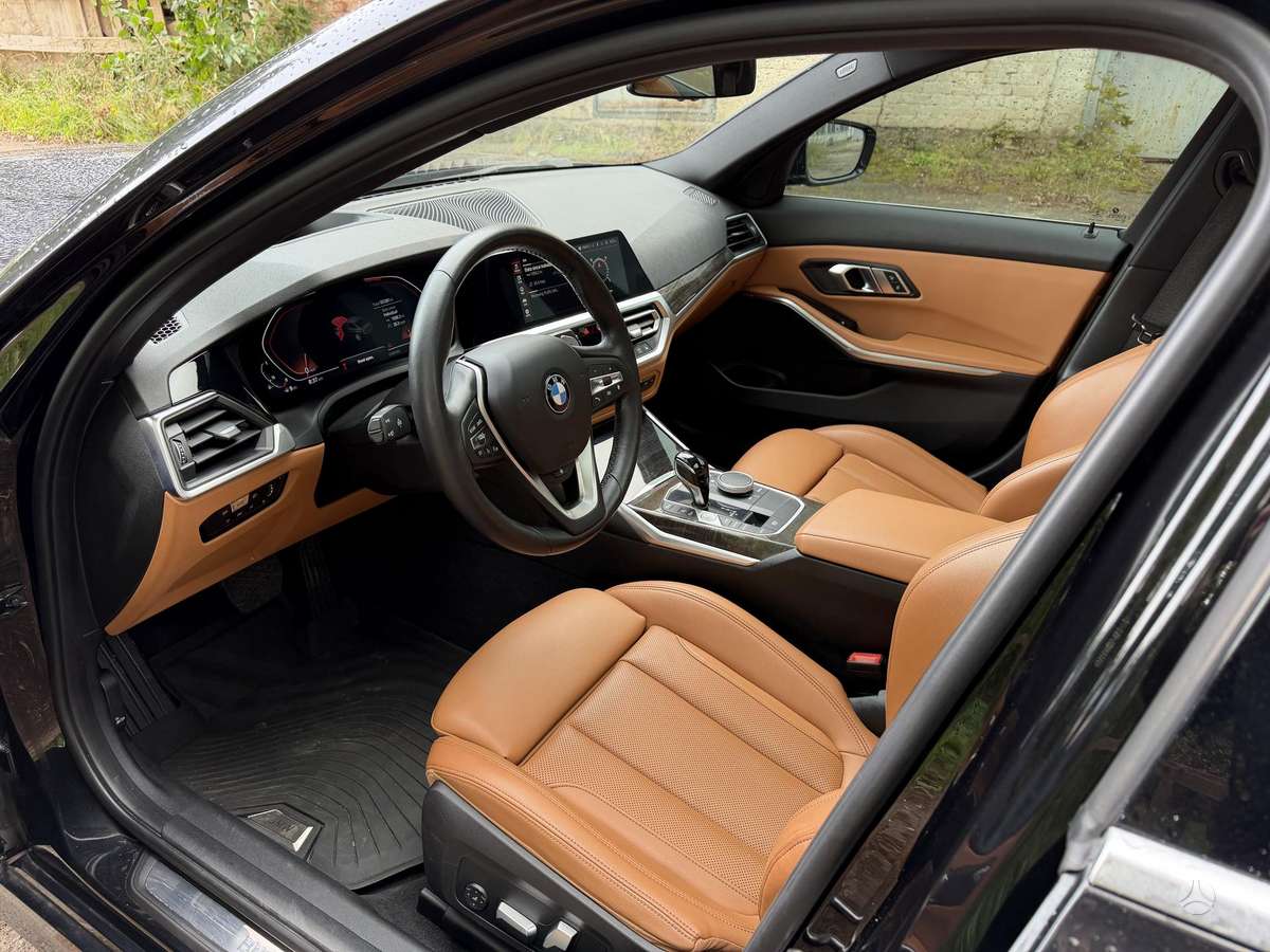 BMW 330, 2.0 l., Седан