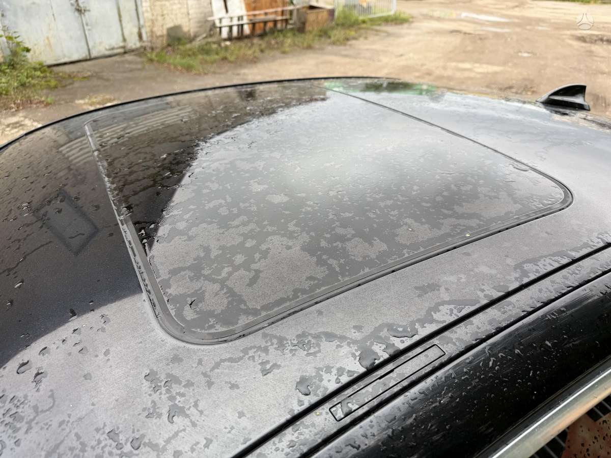 BMW 330, 2.0 l., Седан