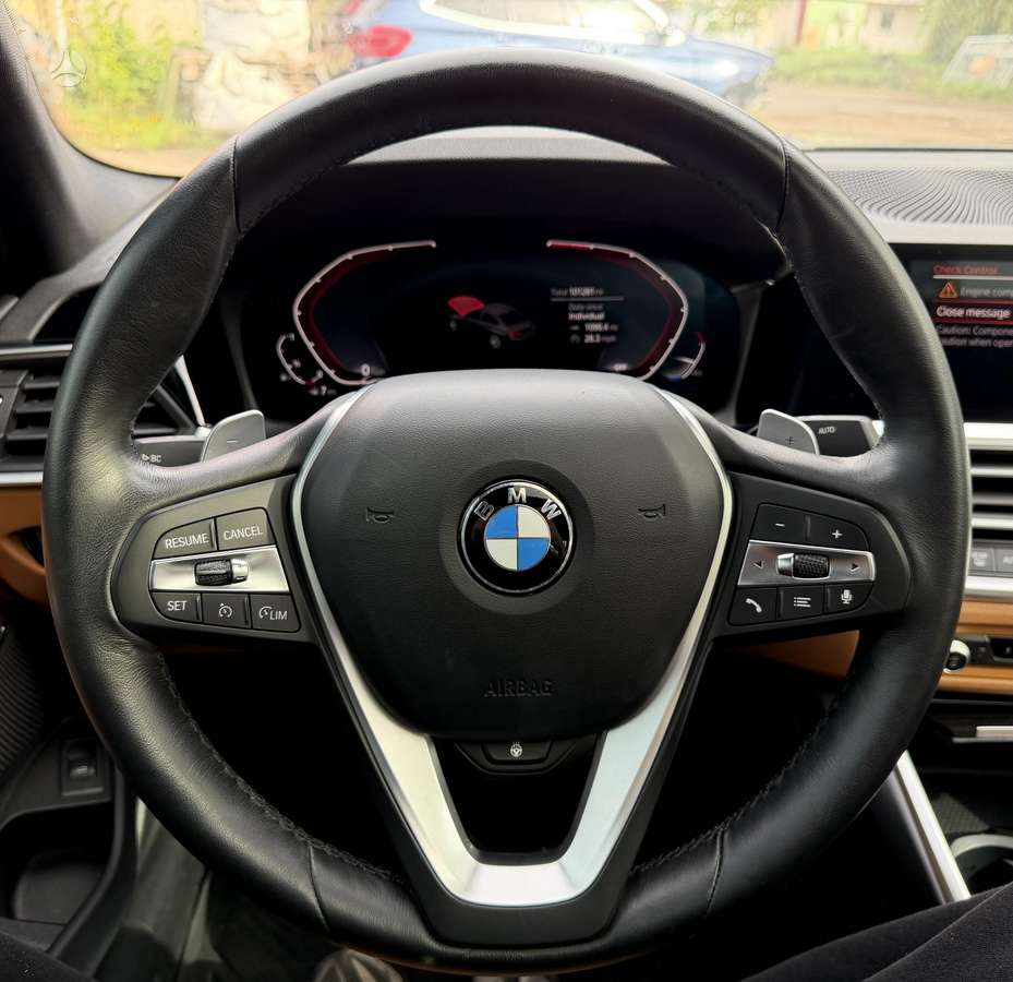 BMW 330, 2.0 l., Седан