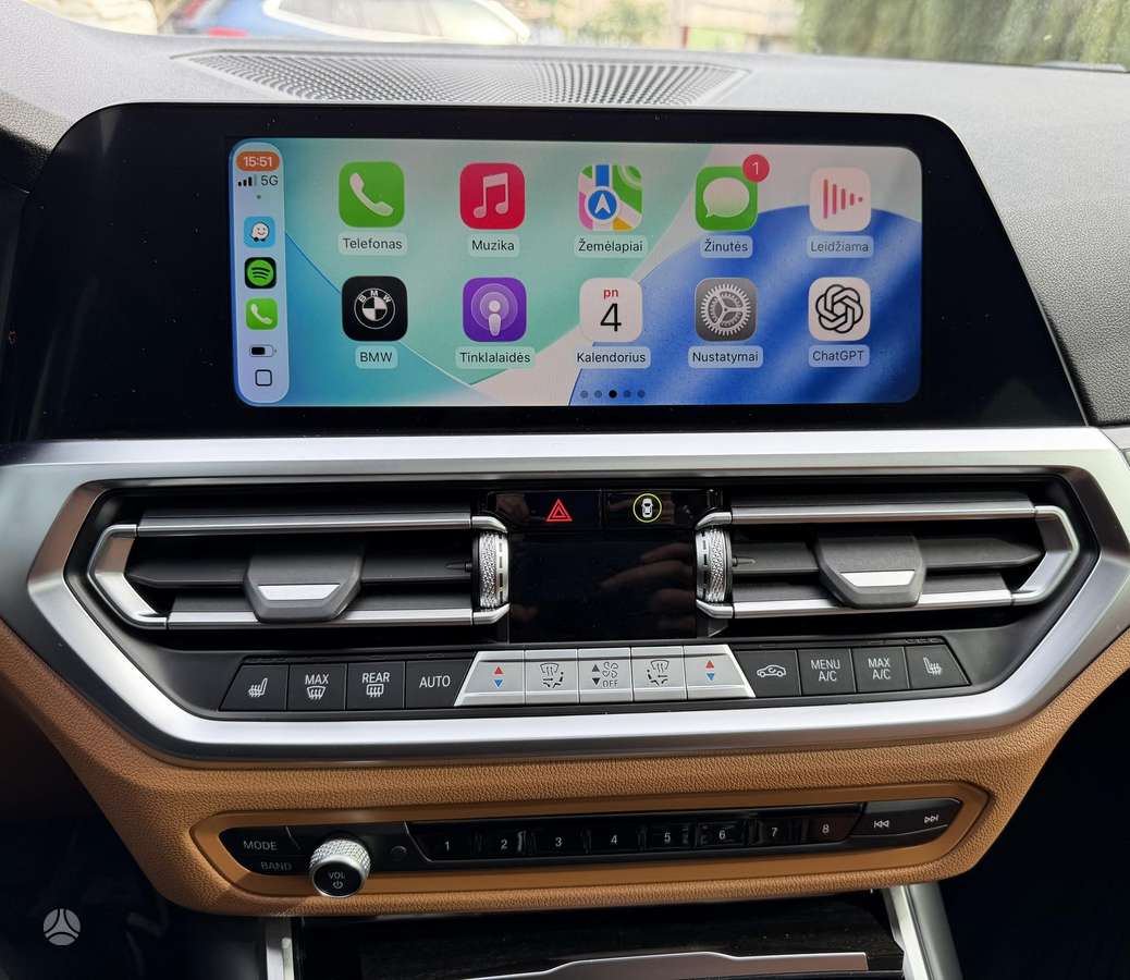 BMW 330, 2.0 l., Седан