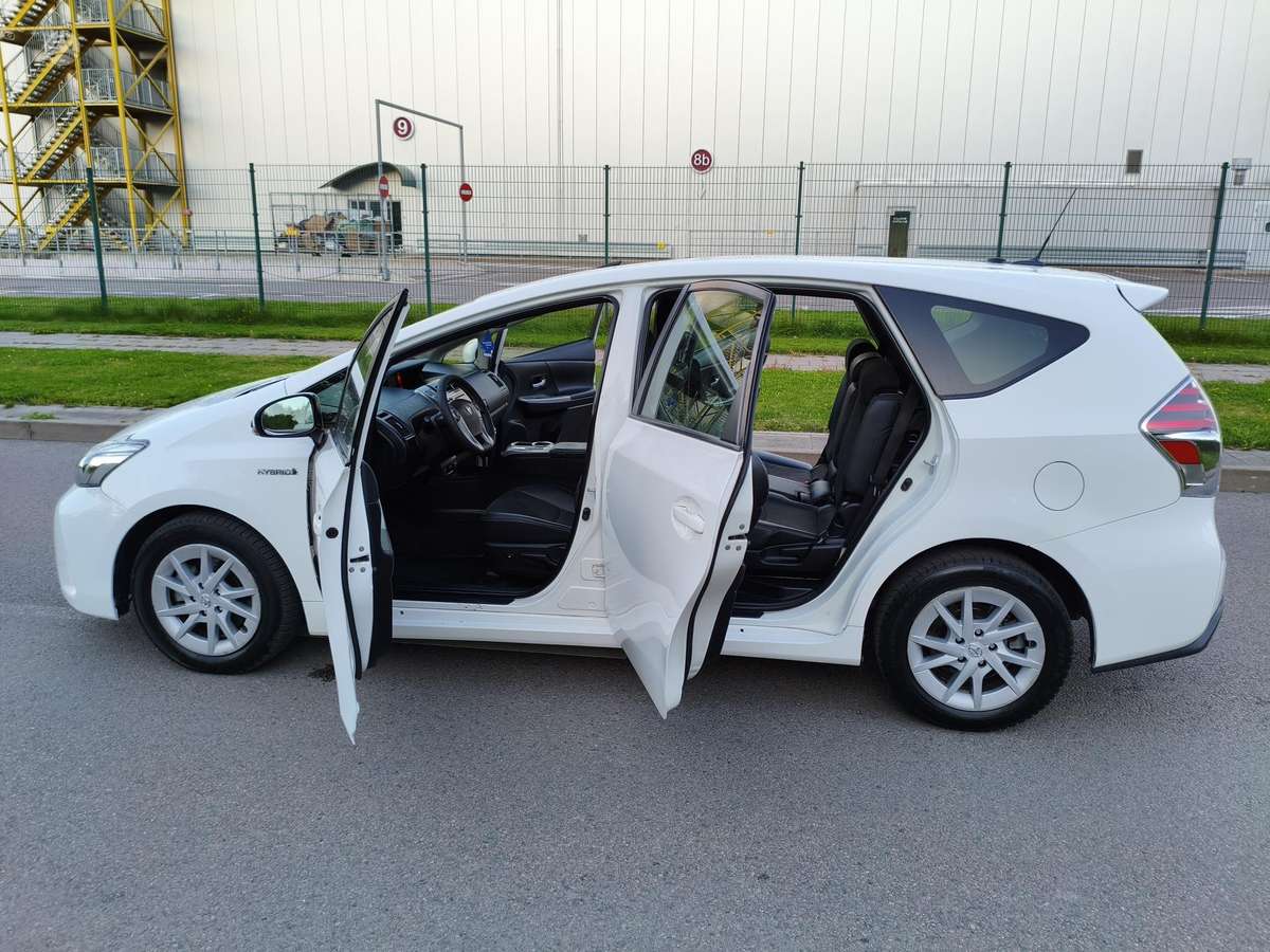 Toyota Prius+ - 9