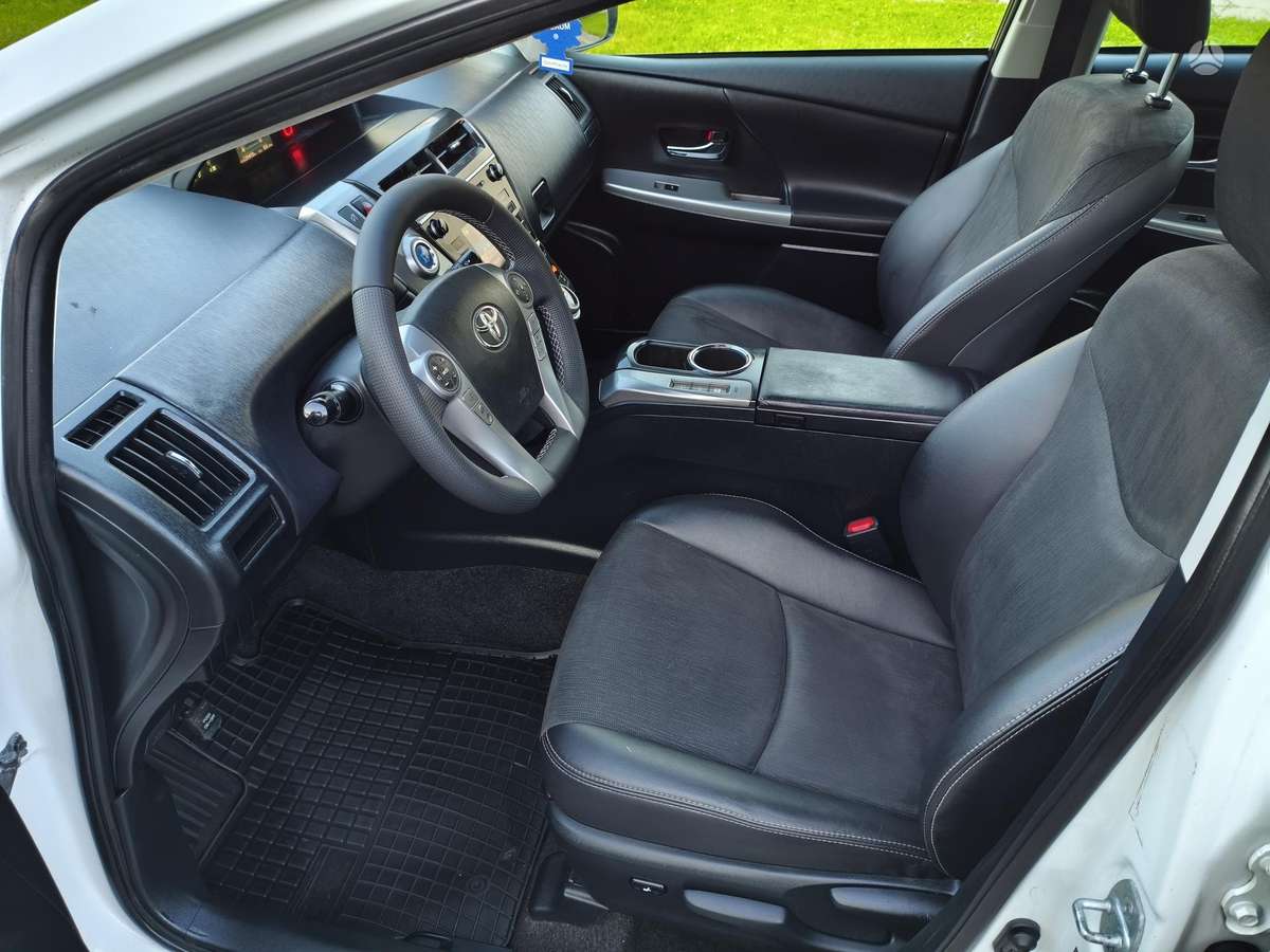 Toyota Prius+ - 11
