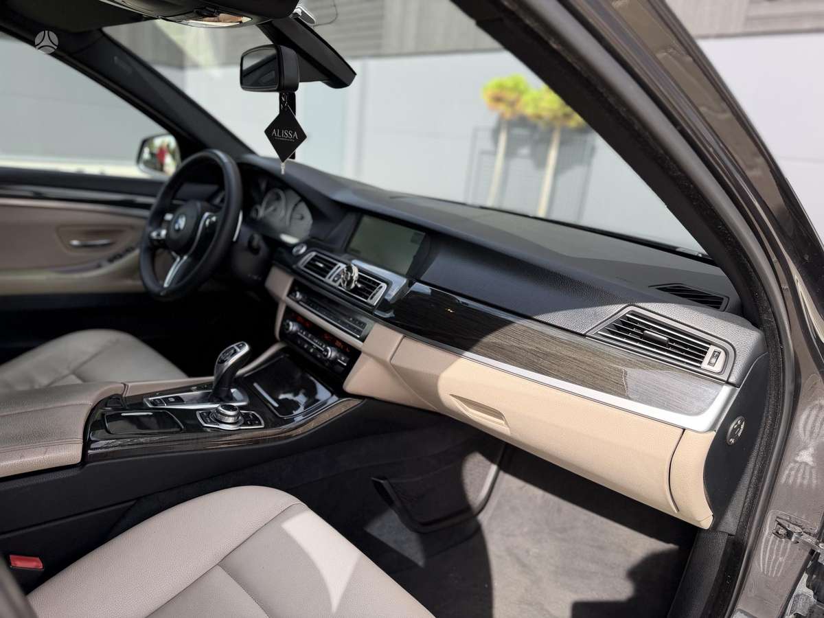 BMW 520, 2.0 l., Седан