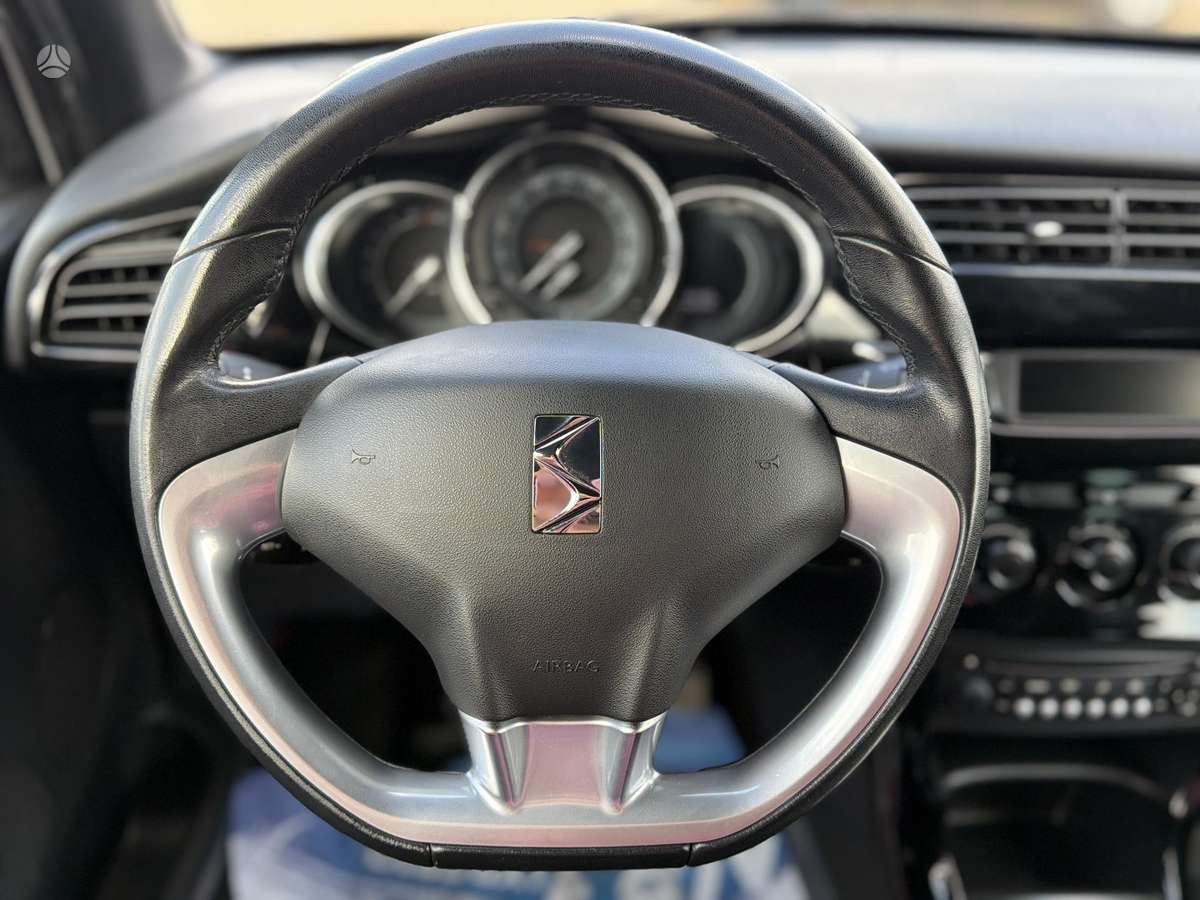 Citroen DS3, 1.2 l., hatchback