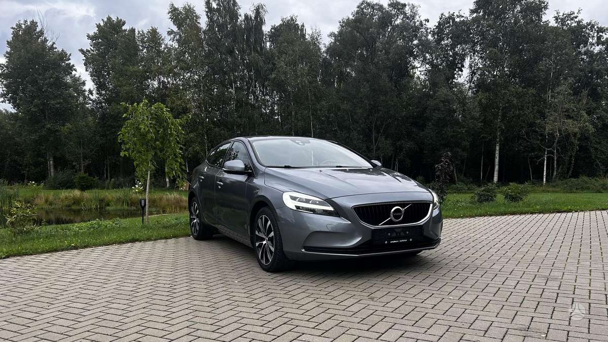 Volvo V40, 1.5 l., hatchback
