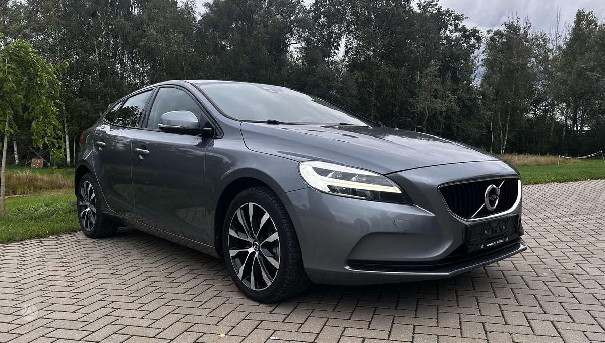 Volvo V40, 1.5 l., hatchback