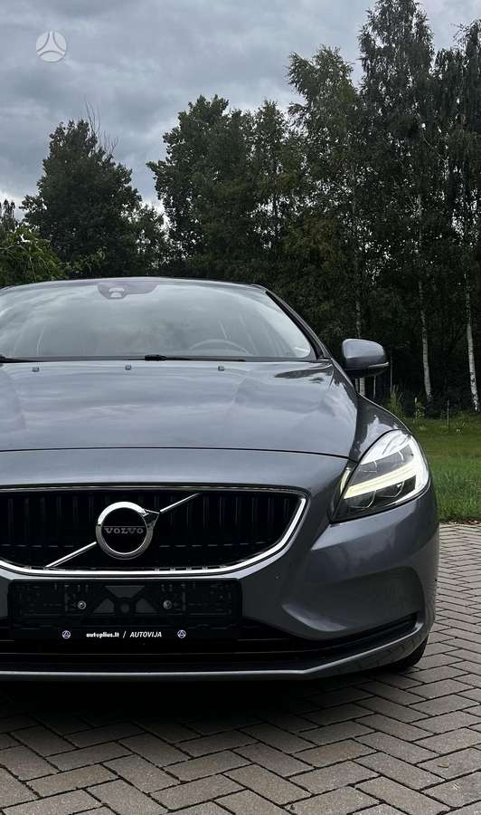 Volvo V40, 1.5 l., hatchback