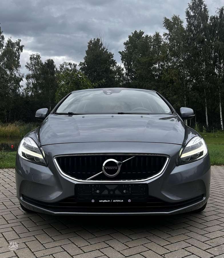 Volvo V40, 1.5 l., hatchback