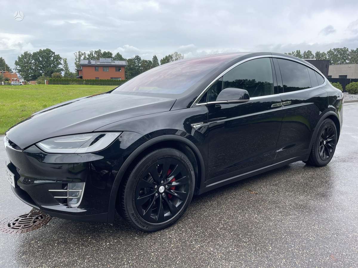 Tesla Model X - 2