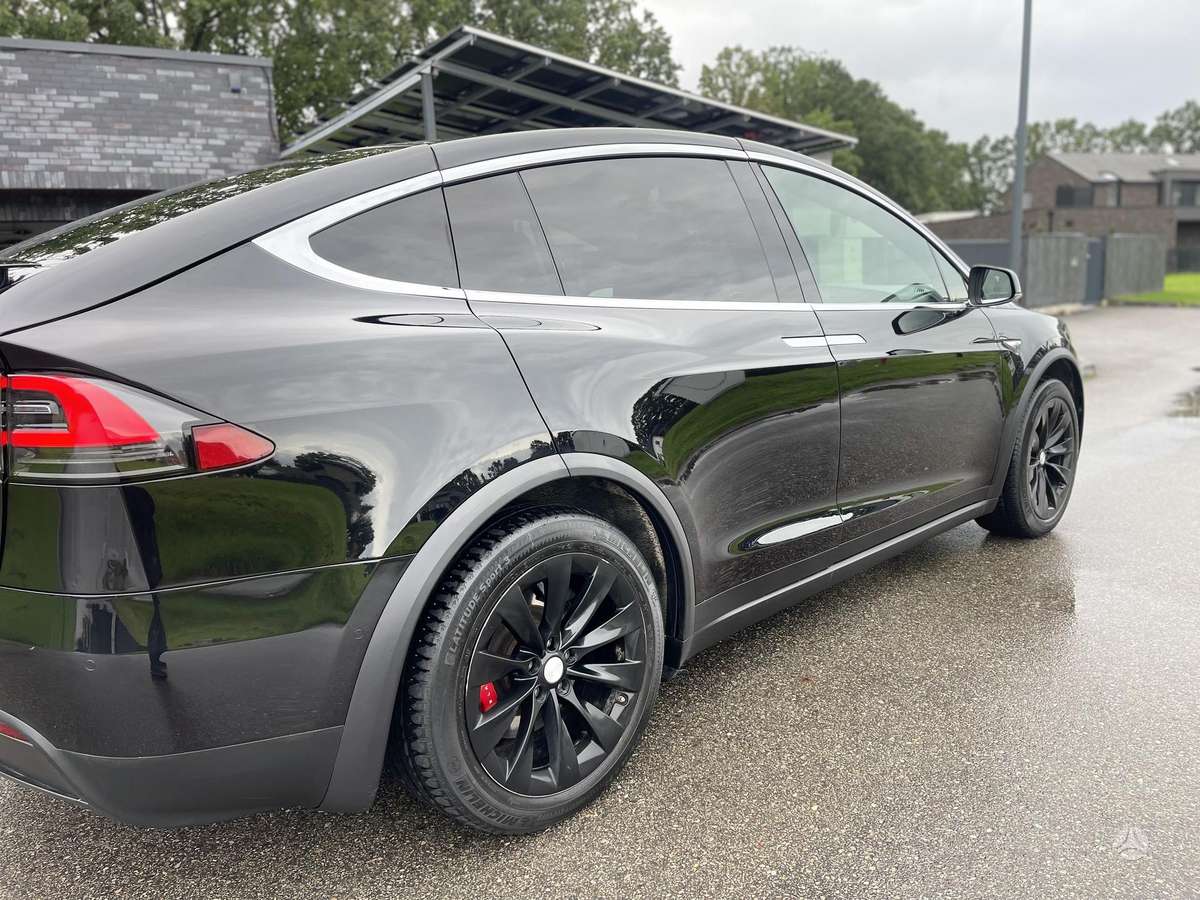 Tesla Model X, 90 kWh, off-road / crossover