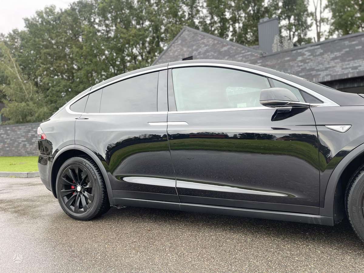 Tesla Model X, 90 kWh, off-road / crossover