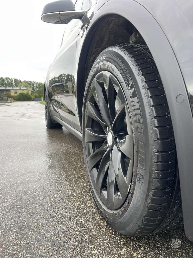 Tesla Model X, 90 kWh, off-road / crossover
