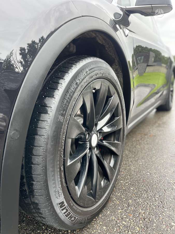 Tesla Model X, 90 kWh, off-road / crossover