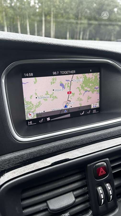 Volvo V40, 1.5 l., hatchback