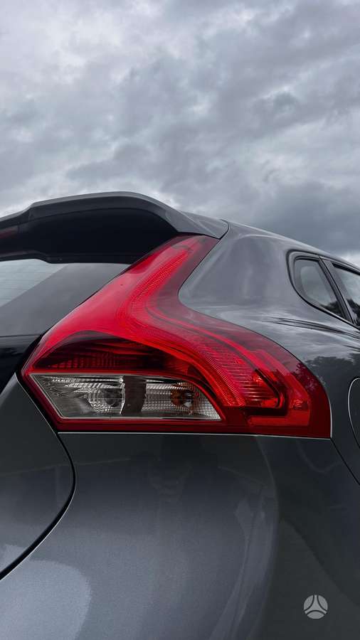 Volvo V40, 1.5 l., hatchback