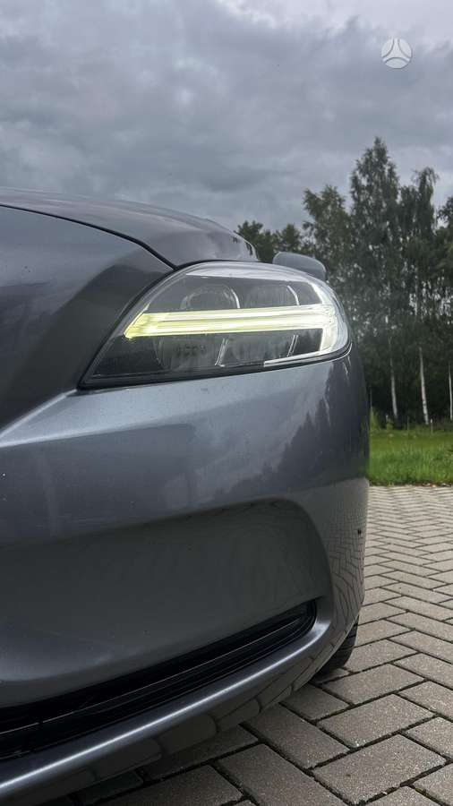 Volvo V40, 1.5 l., hatchback