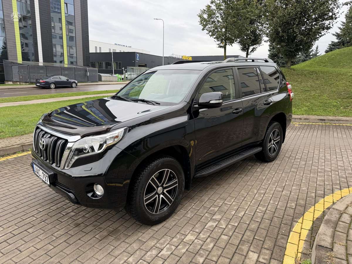 Toyota Land Cruiser - 1