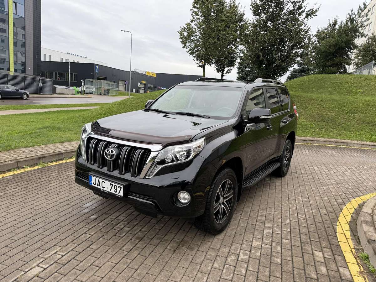 Toyota Land Cruiser - 2