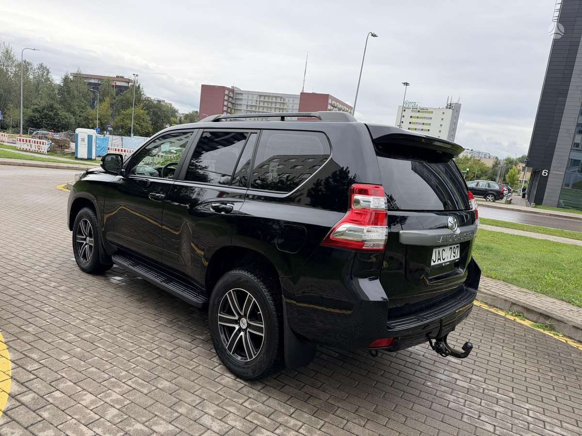 Toyota Land Cruiser - 8