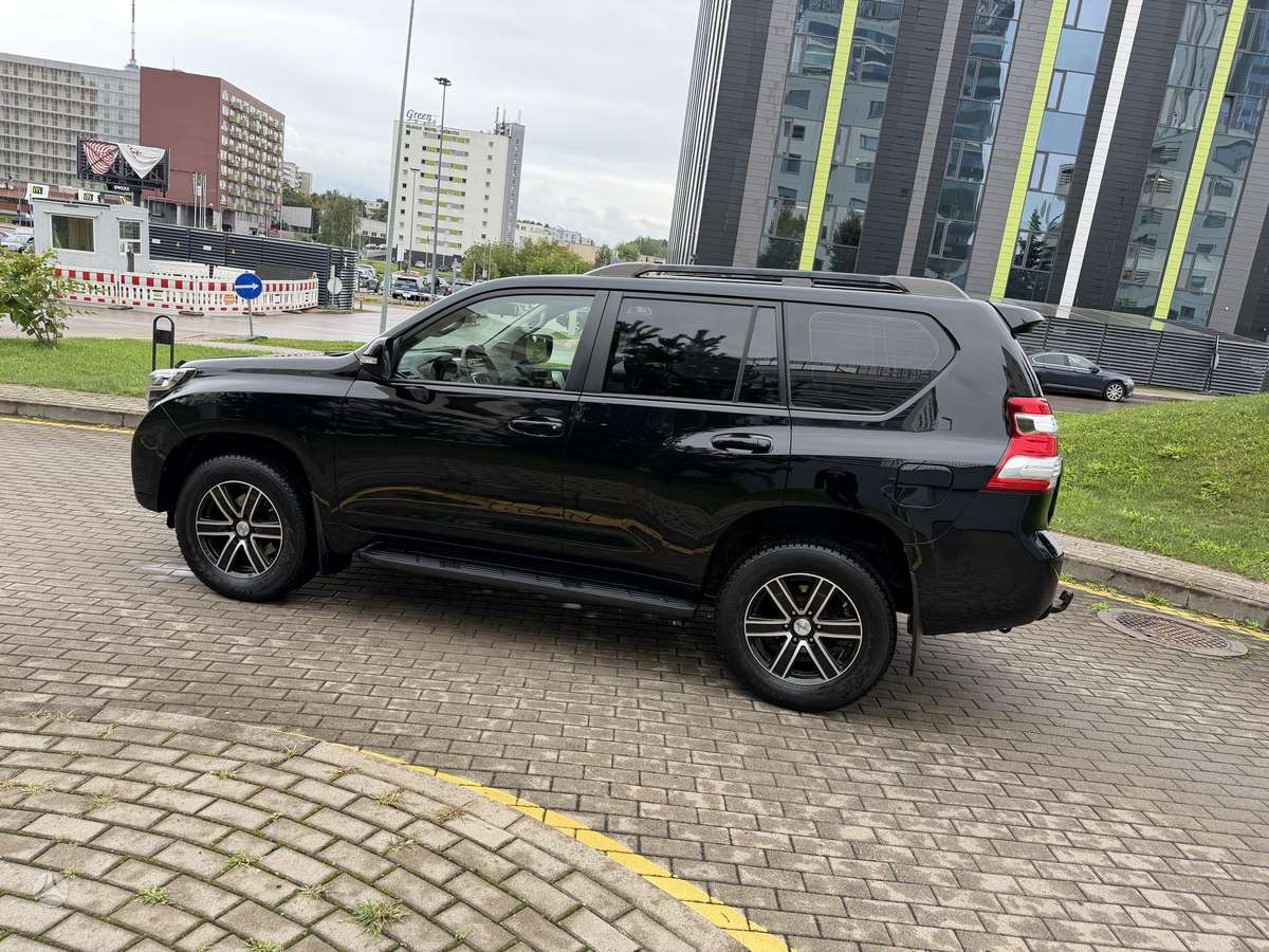 Toyota Land Cruiser - 11