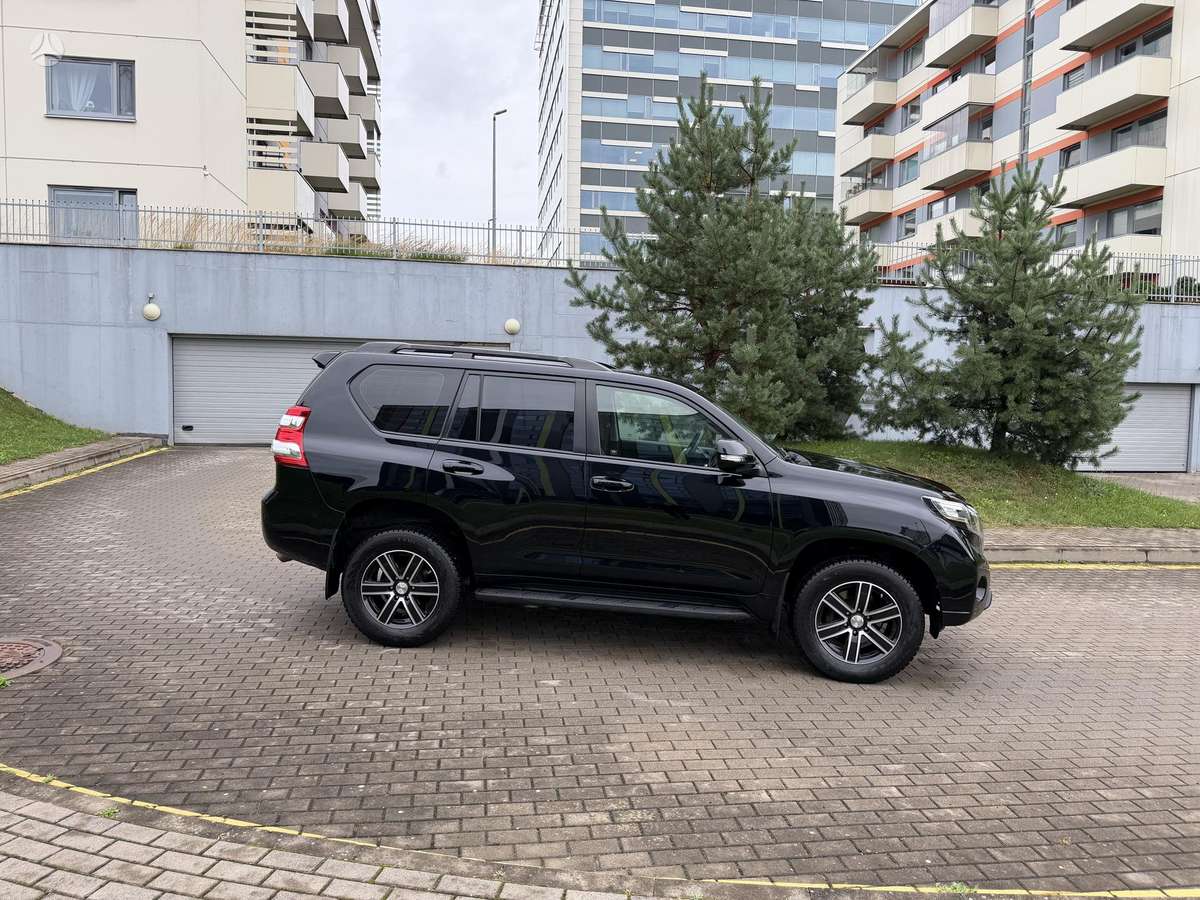 Toyota Land Cruiser - 12